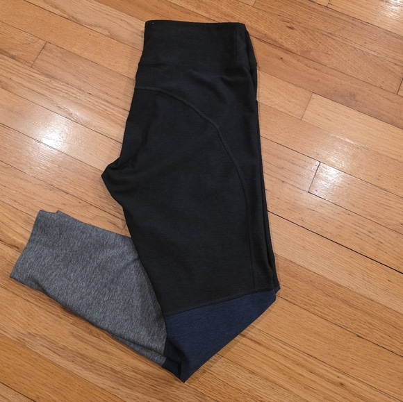 Outdoor Voices Leggings - Picture 2 of 5